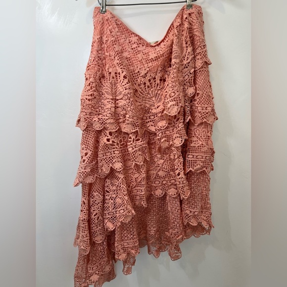 FARM Rio Peach eyelet Tiered Midi A-Line Skirt asymmetric hem sz L side zip - Picture 7 of 10